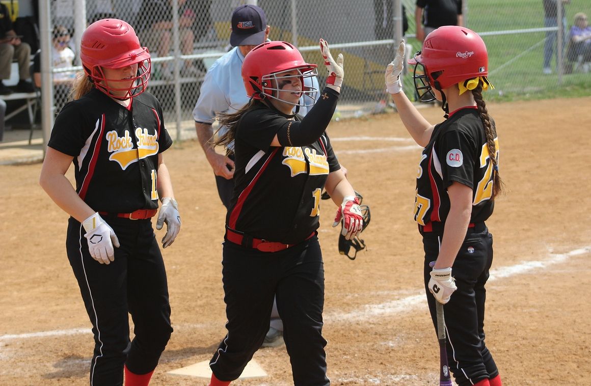 Pearson's day at the plate paves the way in Rocky softball sweep